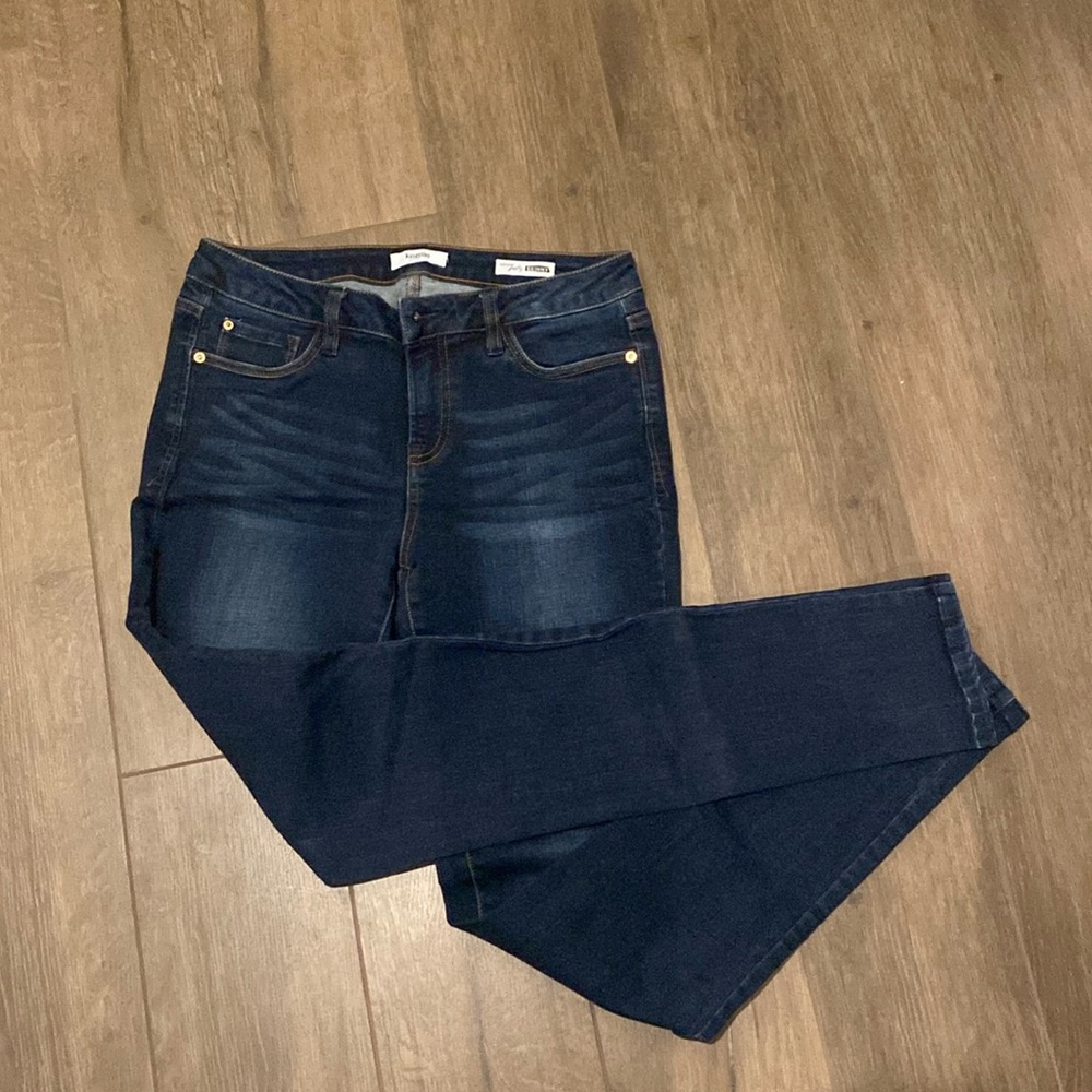 Women’s kensie skinny jeans - 29 Tall